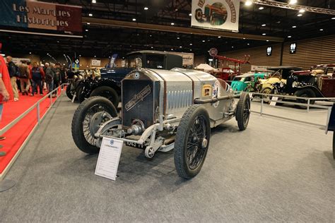 Auto d'epoca in esposizione a Epoqu'auto, Lione