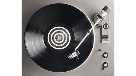 Foto ravvicinata del giradischi Audio-Technica AT-LP120XUSB che mostra la porta USB e i controlli