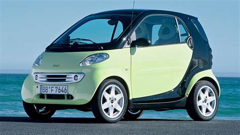 Schizzo concettuale della prima Smart City Coupé