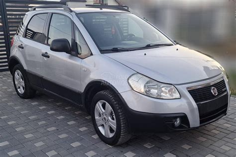 Fiat Sedici 4x4 su strada sterrata