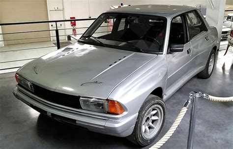 Prototipo Peugeot 305 V6