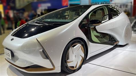 Toyota LQ design esterno futuristico
