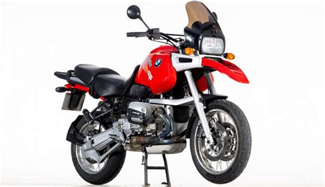 BMW R 1100 GS su strada panoramica