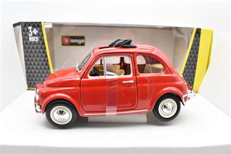 Dettaglio degli interni di un modellino Fiat 500
