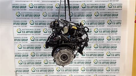 Particolare del motore Fiat 500L 1.6 MJET