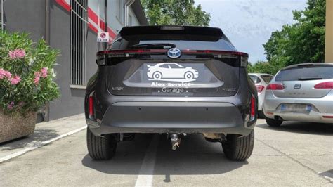 Toyota Yaris con gancio di traino estraibile