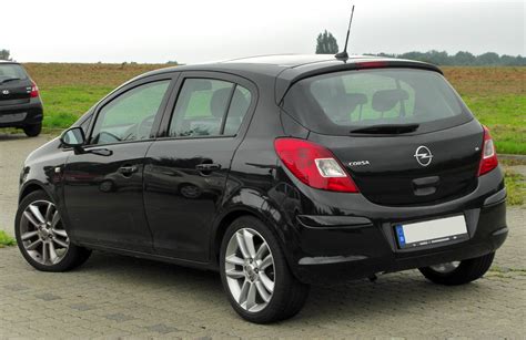 Opel Corsa D 5-door vista laterale