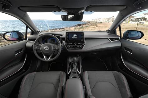 Interni Toyota Corolla Hybrid