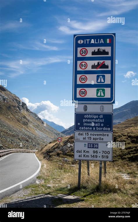 Segnaletica stradale austriaca che indica i limiti di velocità