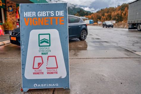 Immagine che illustra i diversi tipi di vignetta autostradale austriaca