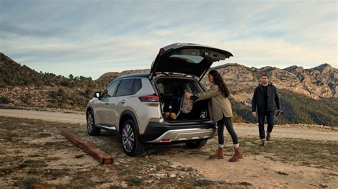 Nissan X-Trail con barre longitudinali