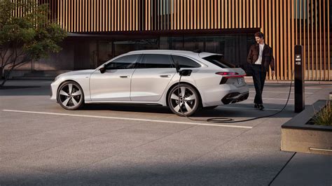 Audi A6 Avant e-hybrid in carica