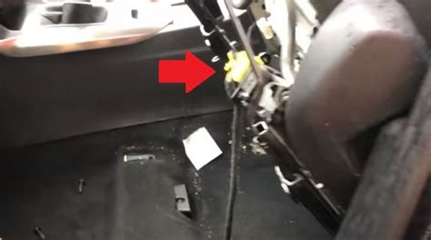 connettore airbag sotto il sedile