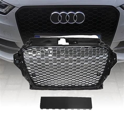 Dettaglio della griglia Single Frame Audi in nero lucido