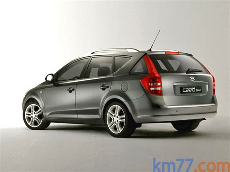 Kia Cee'd Sporty Wagon in un contesto urbano