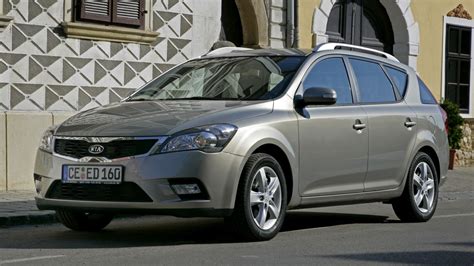 Interni della Kia Cee'd Sporty Wagon con focus sulla plancia