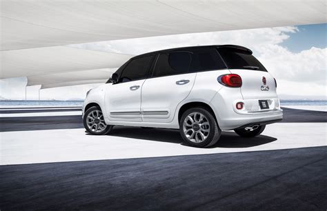 Fiat 500L Lounge exterior