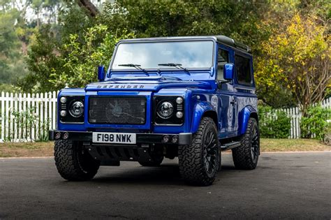 Land Rover 90 in azione fuoristrada