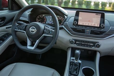 Interni di una Nissan Altima moderna