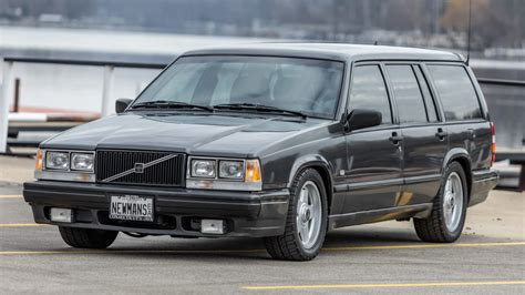 Volvo 740 modificata con kit estetico Air Flow e sospensioni ribassate