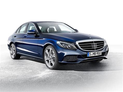 Vista frontale Mercedes Classe C W205 berlina