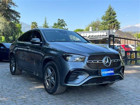 Mercedes GLE 300 d in azione su strada
