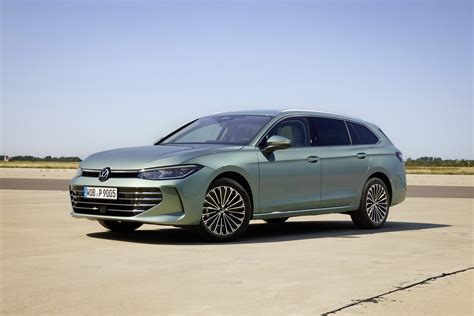 Volkswagen Passat B9 Variant exterior