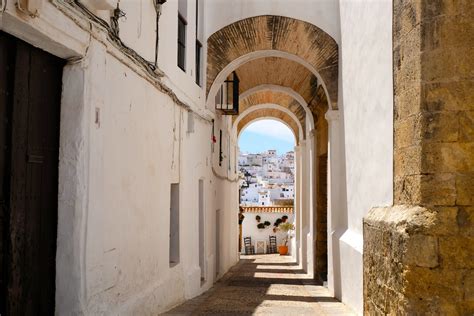 Mura antiche e una porta d'accesso a Vejer de la Frontera