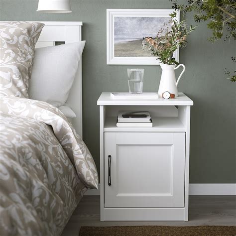 Comodino Ikea Songesand in una cameretta