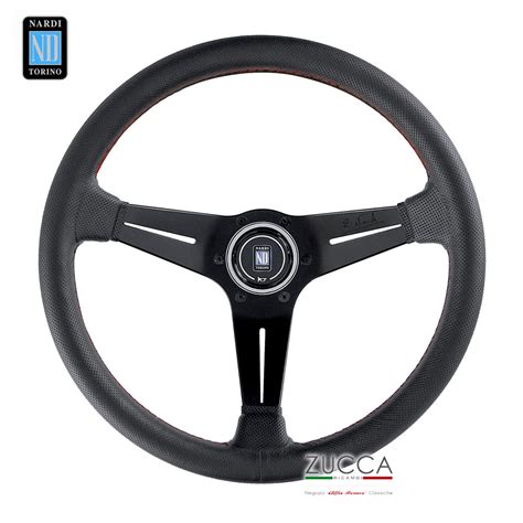 Interni in pelle e volante Nardi