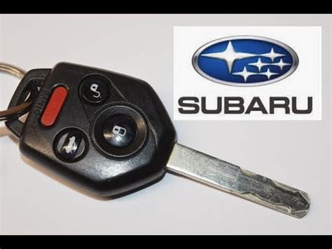 Illustrazione di un guscio chiave Subaru aperto che mostra i componenti interni