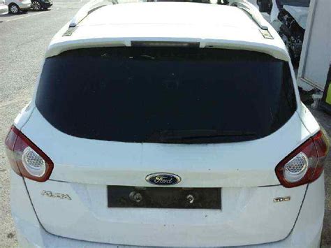 Ford Kuga posteriore con portellone aperto