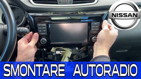 Installazione autoradio in un cruscotto Nissan