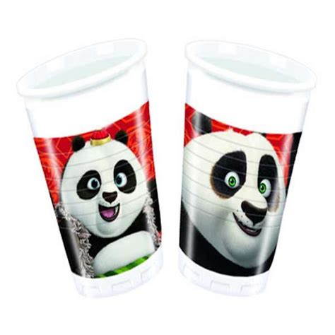 Tavolo imbandito con piatti, bicchieri e tovaglioli a tema Kung Fu Panda