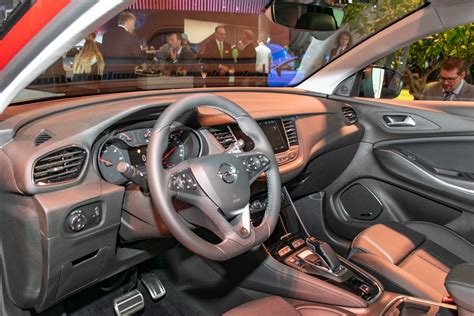 Opel Grandland X vista anteriore