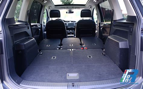 Interni Volkswagen Touran con 7 posti