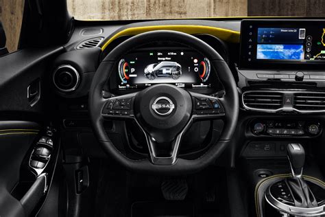 Dettaglio del frontale della Nissan Juke di seconda generazione