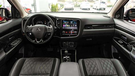 Mitsubishi Outlander interno cruscotto