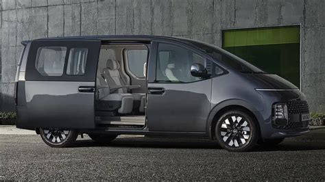 Hyundai Staria HEV