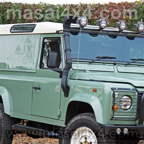 Land Rover Defender con snorkel