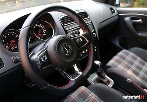 Interni Volkswagen Polo GTI con cambio DSG