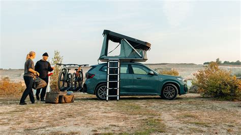 Tenda da tetto montata su un veicolo Skoda Enyaq
