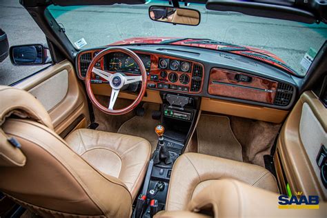 Interni Saab 900 New Generation con SID