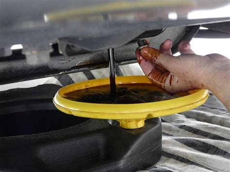 Olio esausto del cambio auto
