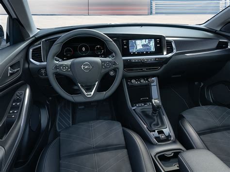 Interno Opel Grandland cruscotto