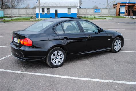 BMW 320d 2009 frontale