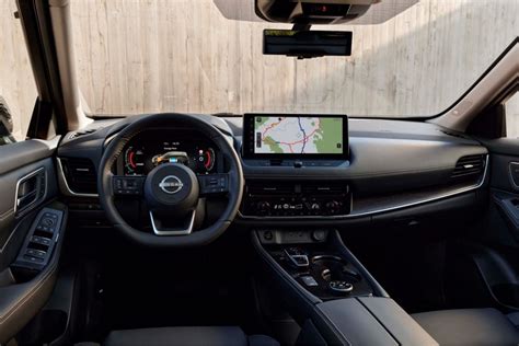 Interni spaziosi della Nissan X-Trail con 7 posti