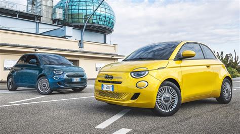 Fiat 500 Hybrid in ambiente urbano