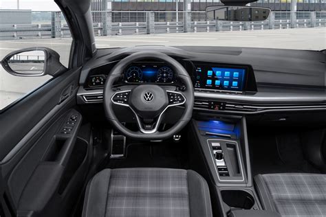Volkswagen Golf GTD interni sportivi