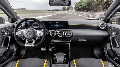 Interni Mercedes-AMG A 45 S